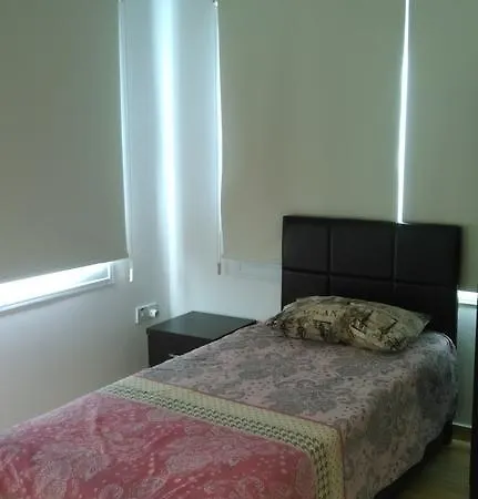 3 Plus 1 In לאפיטוס